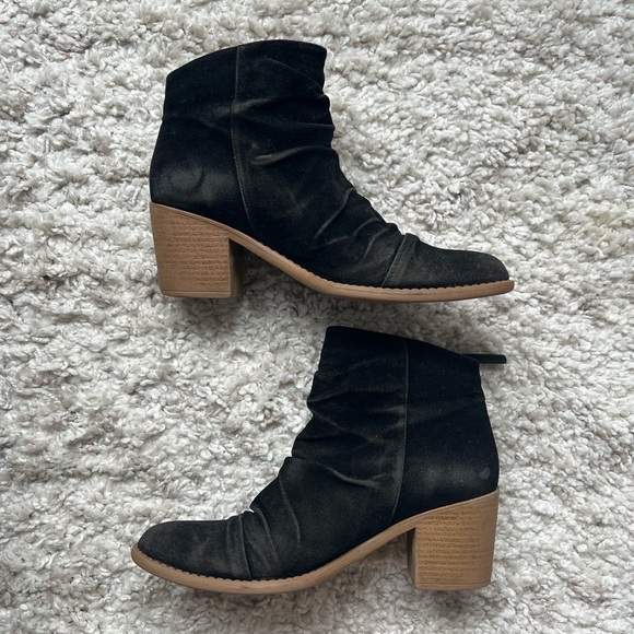 Slouchy Look Booties - Picture 2 of 4